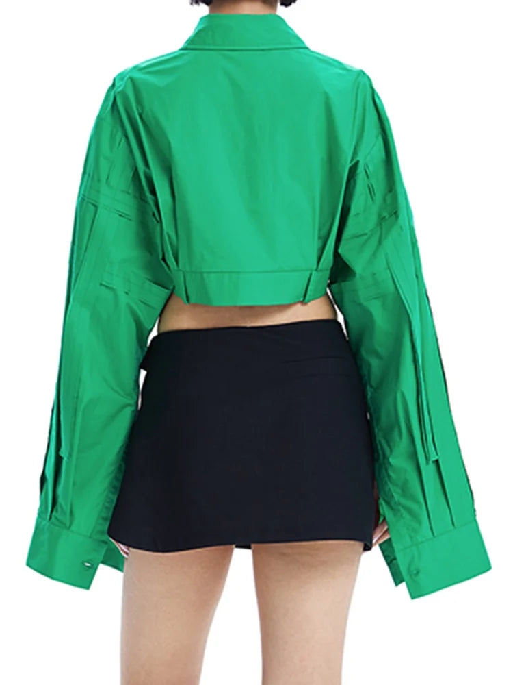 Cutting and splicing short shirt tops