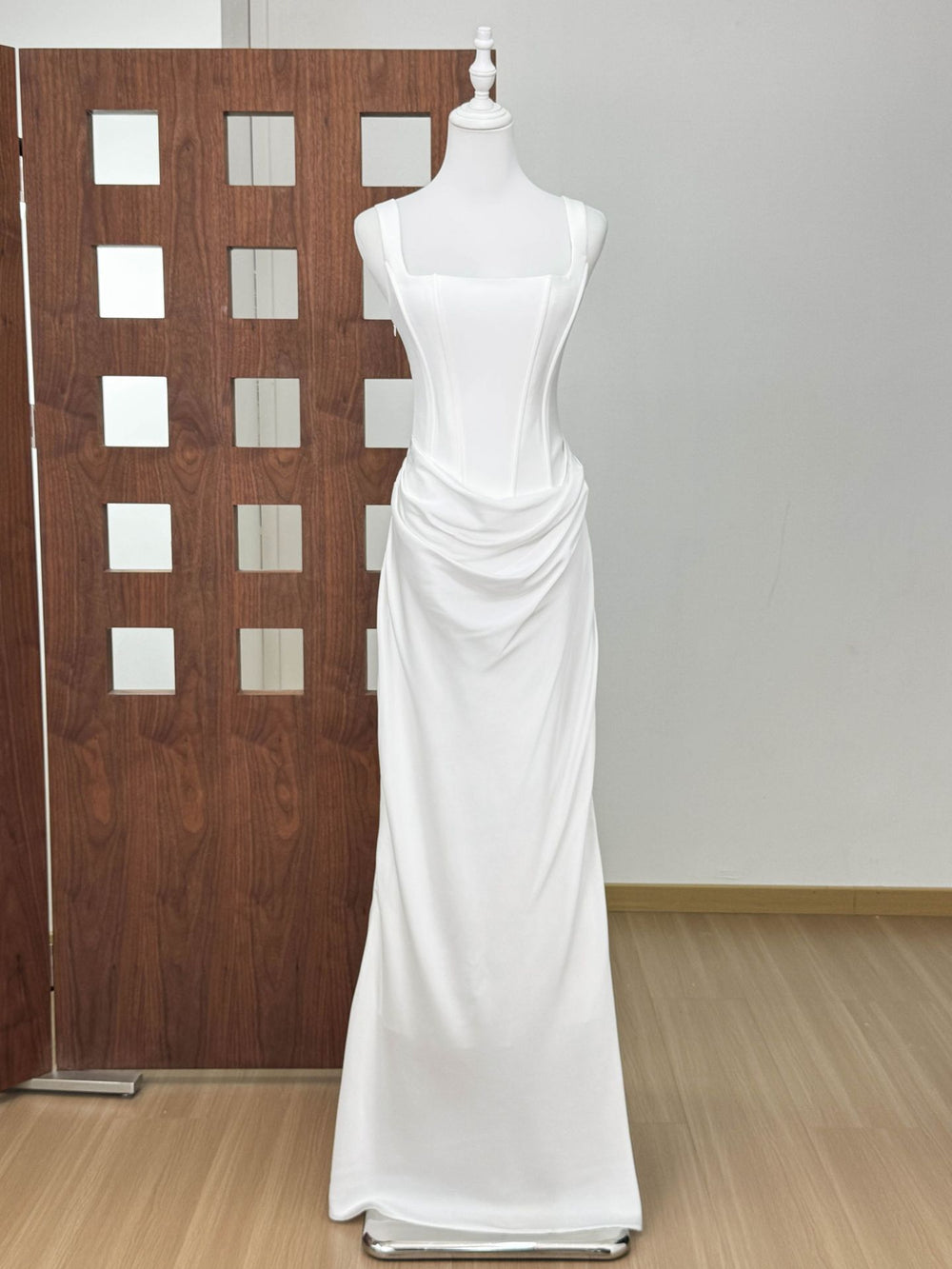 Boned Strapless Satin Gown Dress for Women, Fitted Slim Silhouette, Elegant Drape, High-End Evening Long Dress