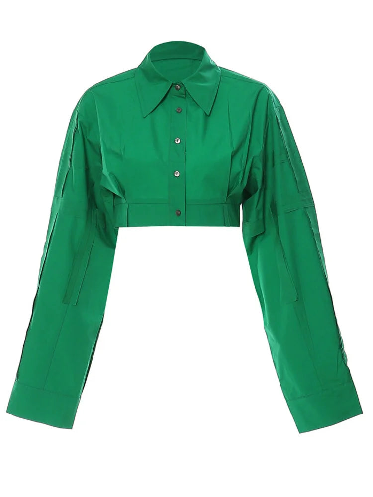 Cutting and splicing short shirt tops