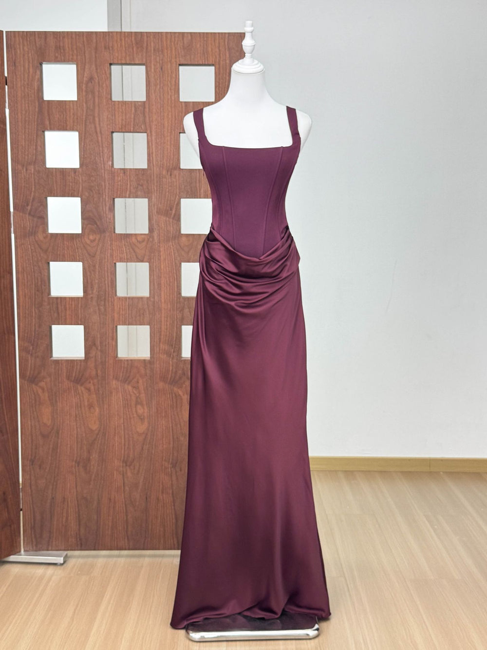 Boned Strapless Satin Gown Dress for Women, Fitted Slim Silhouette, Elegant Drape, High-End Evening Long Dress